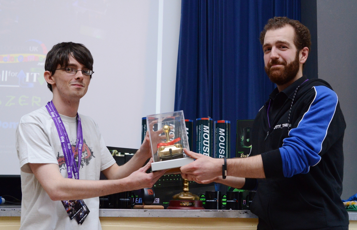 putty_thing presenting Joeeigel the Golden Joystick